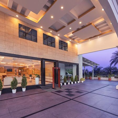 Hotel Claresta Hosūr Esterno foto
