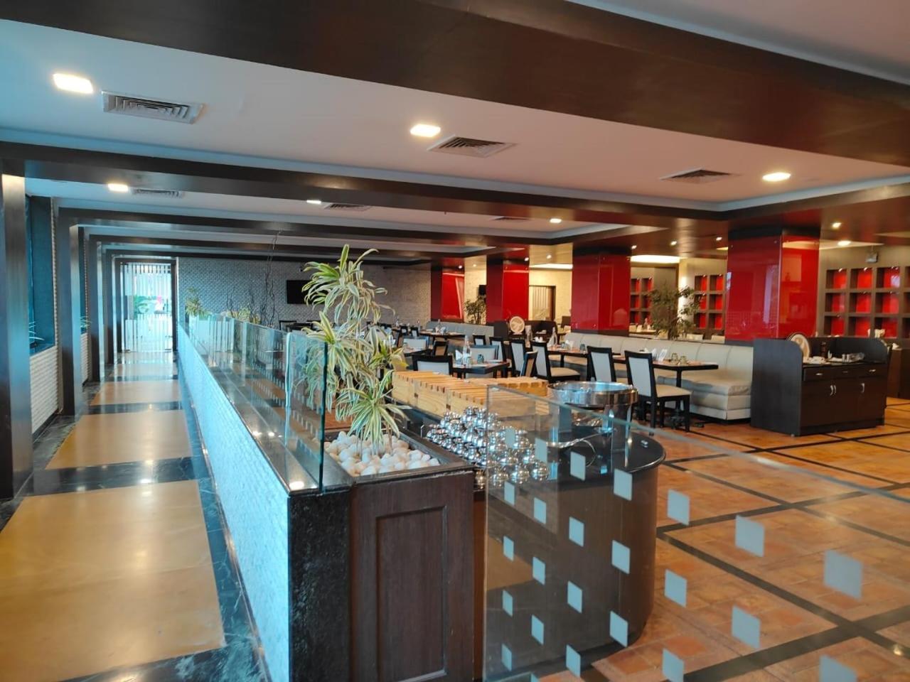 Hotel Claresta Hosūr Esterno foto