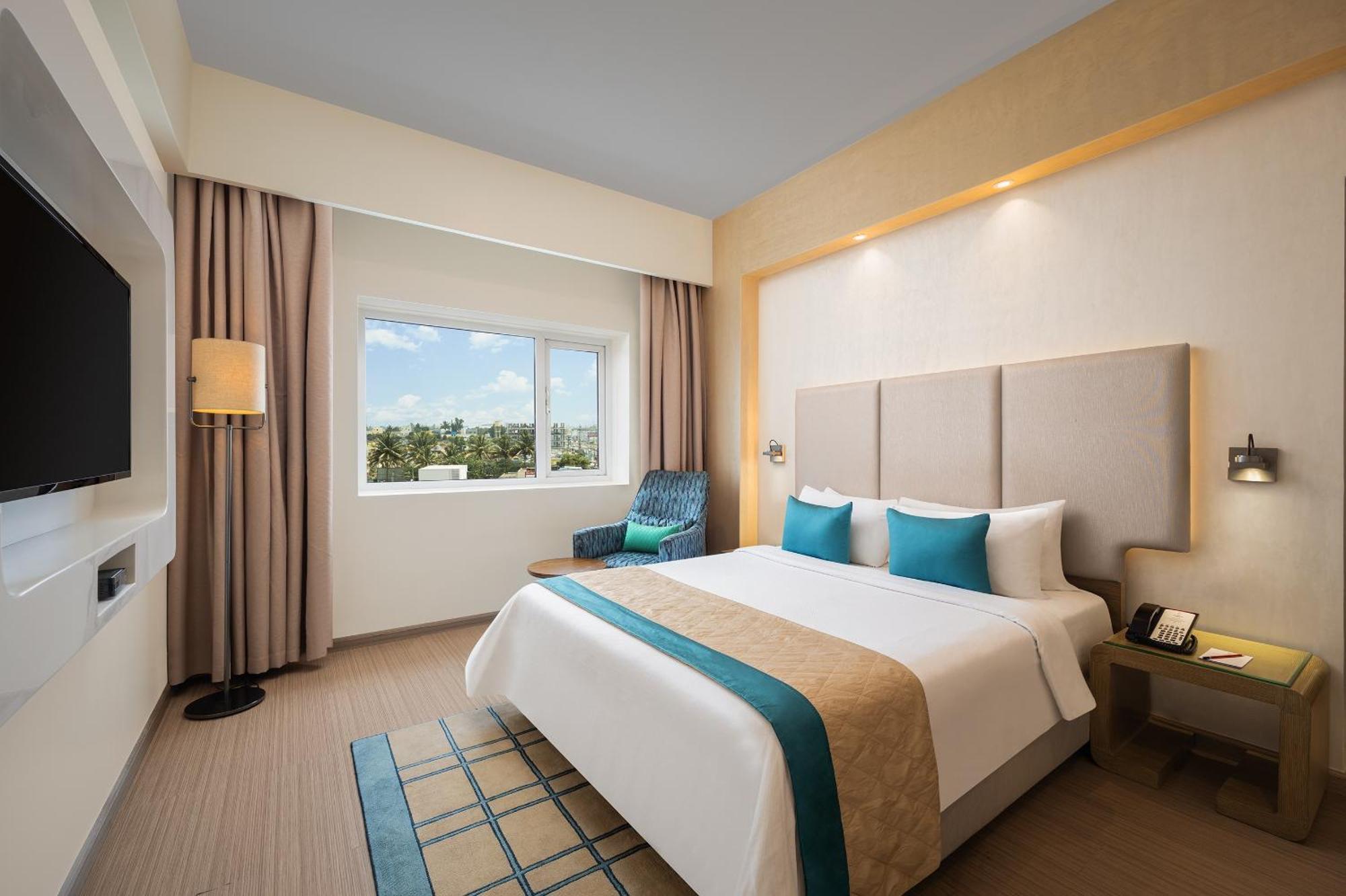 Hotel Claresta Hosūr Esterno foto