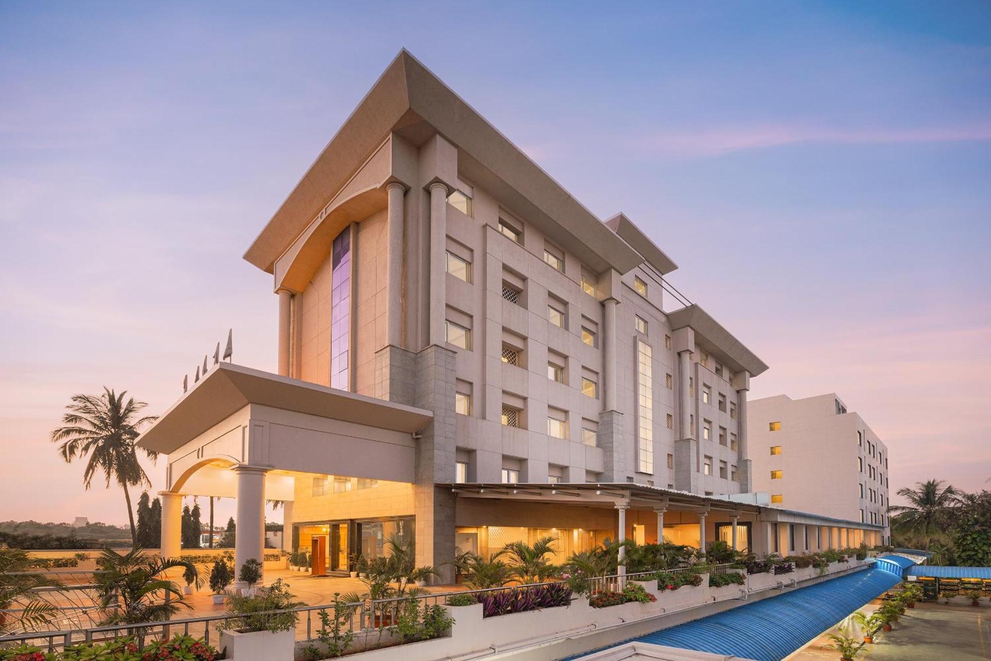 Hotel Claresta Hosūr Esterno foto