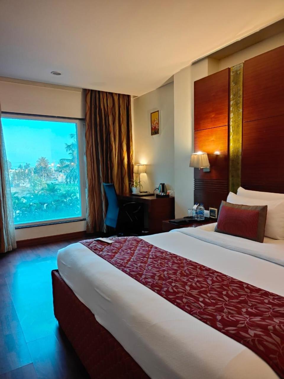 Hotel Claresta Hosūr Esterno foto