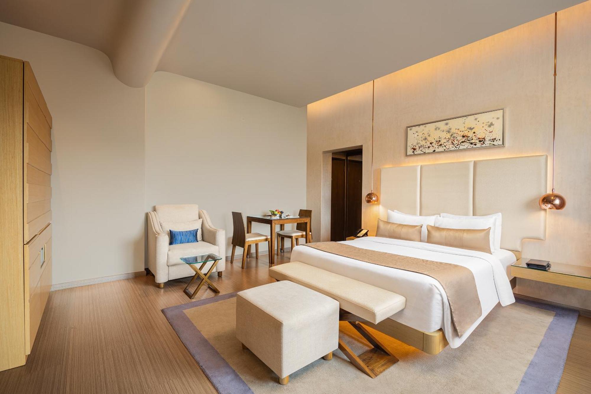 Hotel Claresta Hosūr Esterno foto