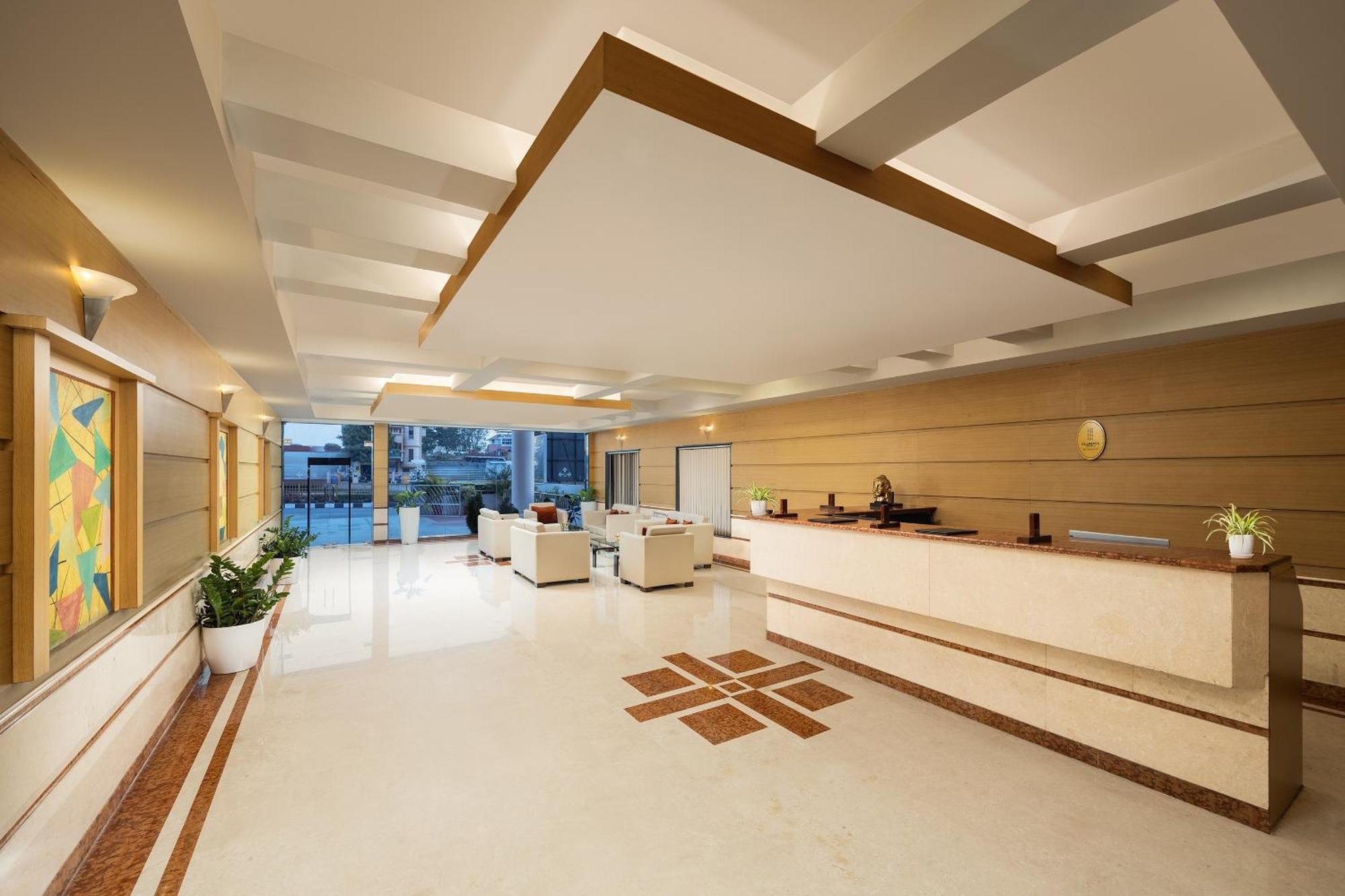 Hotel Claresta Hosūr Esterno foto