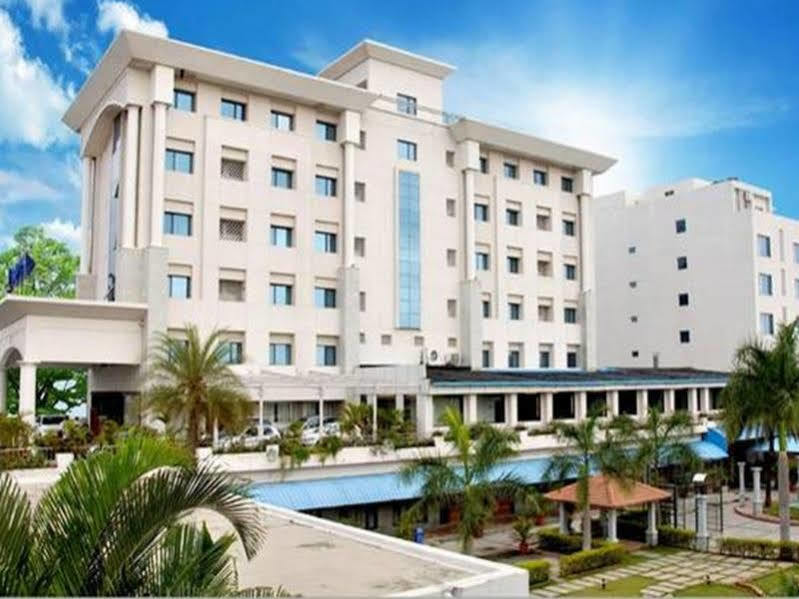 Hotel Claresta Hosūr Esterno foto